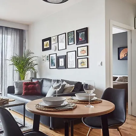 Appartement Elegant Zoliborz Arkadia By Renters Prestige Varsovie